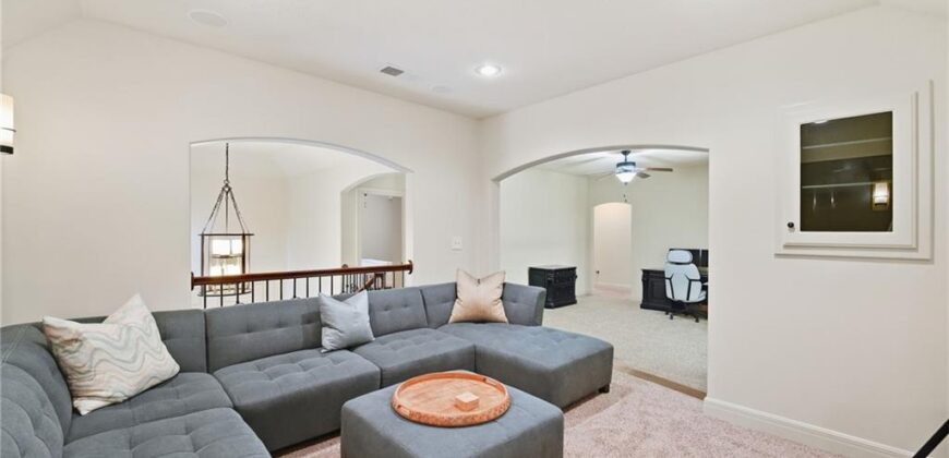 7808 N Chatham Avenue, Kansas City, MO 64151