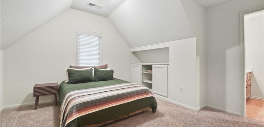 7808 N Chatham Avenue, Kansas City, MO 64151