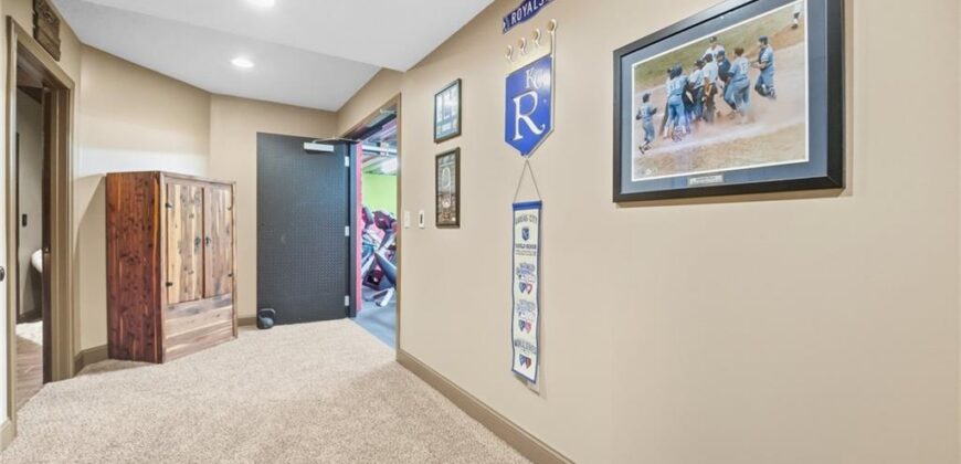 7808 N Chatham Avenue, Kansas City, MO 64151