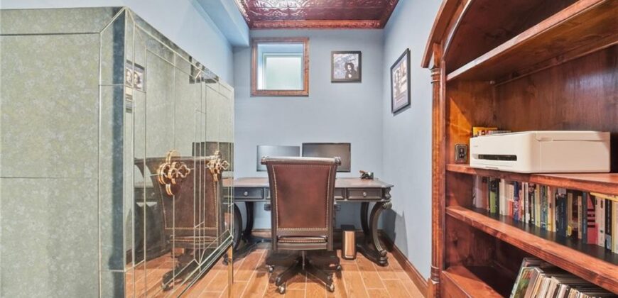 7808 N Chatham Avenue, Kansas City, MO 64151