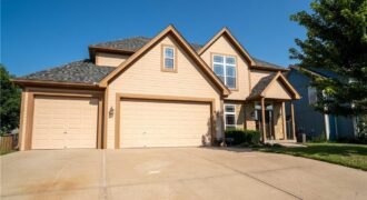 10760 N Laurel Avenue, Kansas City, MO 64157