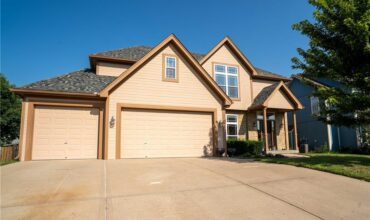 10760 N Laurel Avenue, Kansas City, MO 64157