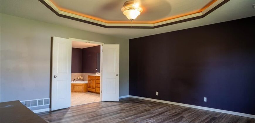 10760 N Laurel Avenue, Kansas City, MO 64157