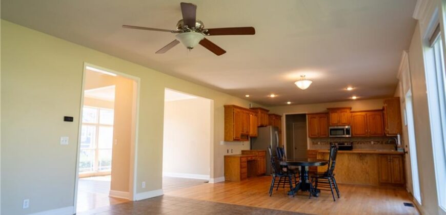 10760 N Laurel Avenue, Kansas City, MO 64157