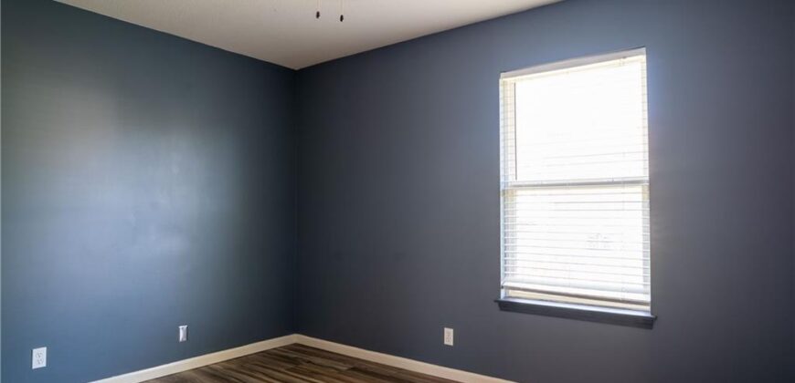 10760 N Laurel Avenue, Kansas City, MO 64157
