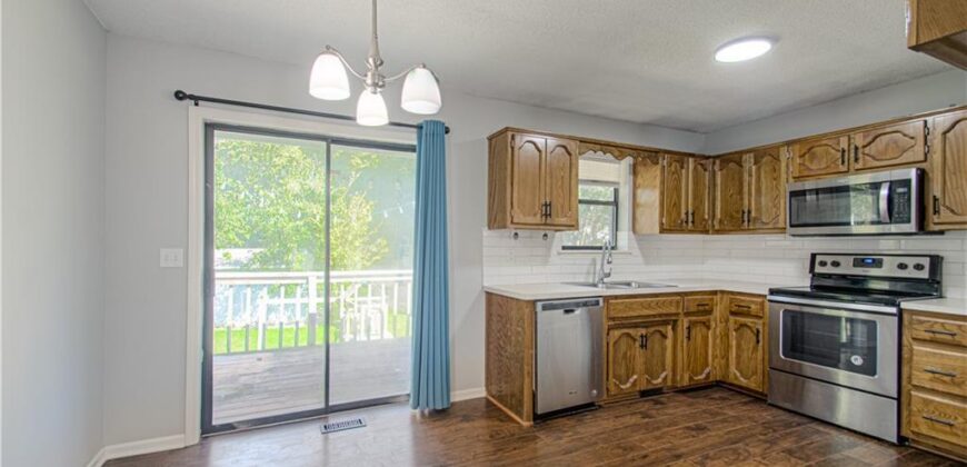 8904 NE 72nd Street, Kansas City, MO 64158