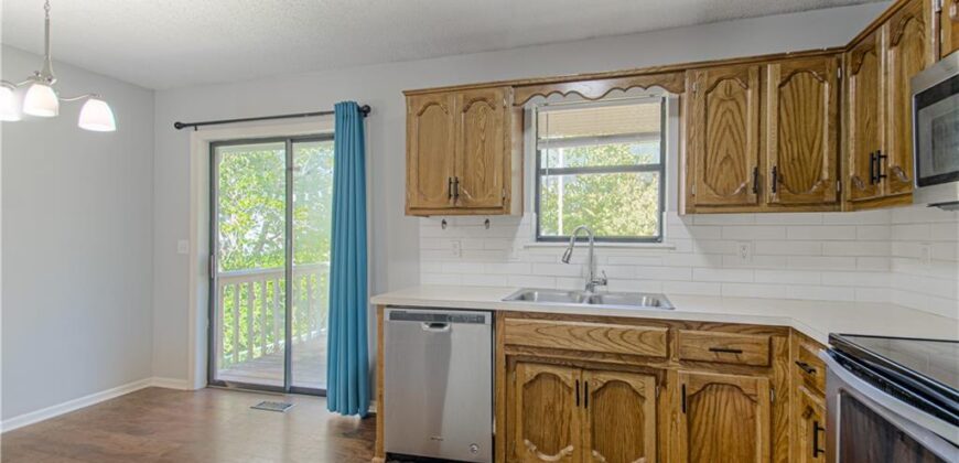 8904 NE 72nd Street, Kansas City, MO 64158