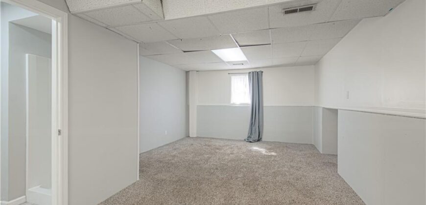 8904 NE 72nd Street, Kansas City, MO 64158