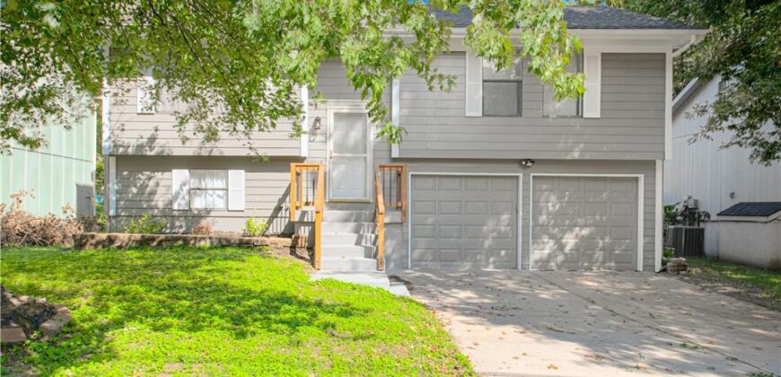8904 NE 72nd Street, Kansas City, MO 64158
