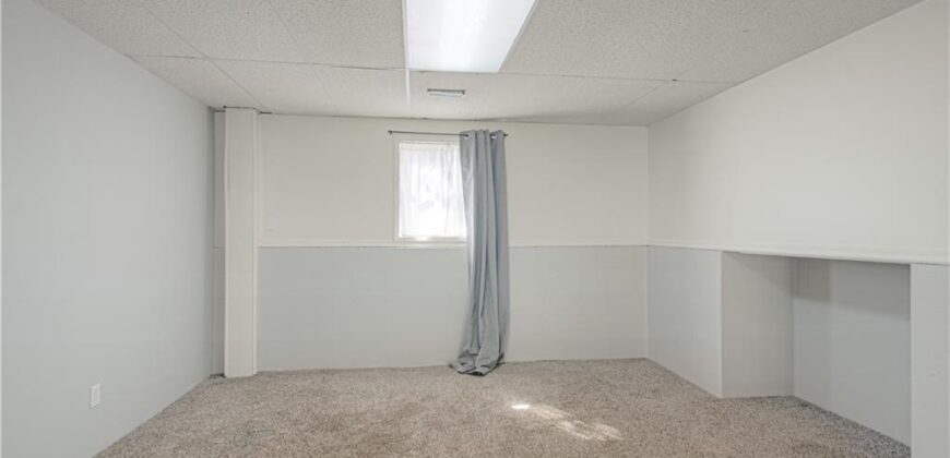 8904 NE 72nd Street, Kansas City, MO 64158