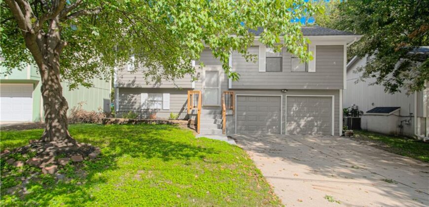 8904 NE 72nd Street, Kansas City, MO 64158