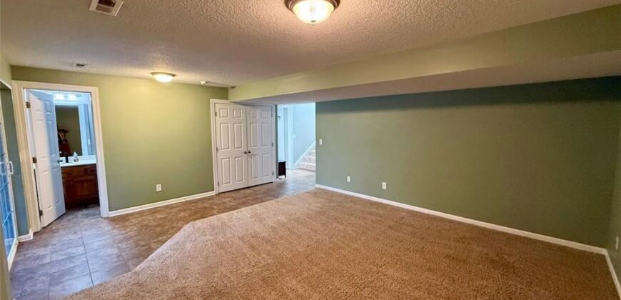 2302 Woodland Circle, Kearney, MO 64060