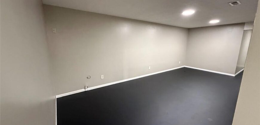 2302 Woodland Circle, Kearney, MO 64060