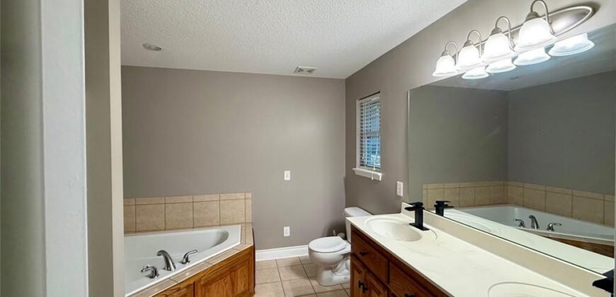 2302 Woodland Circle, Kearney, MO 64060