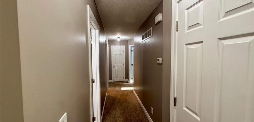 2302 Woodland Circle, Kearney, MO 64060