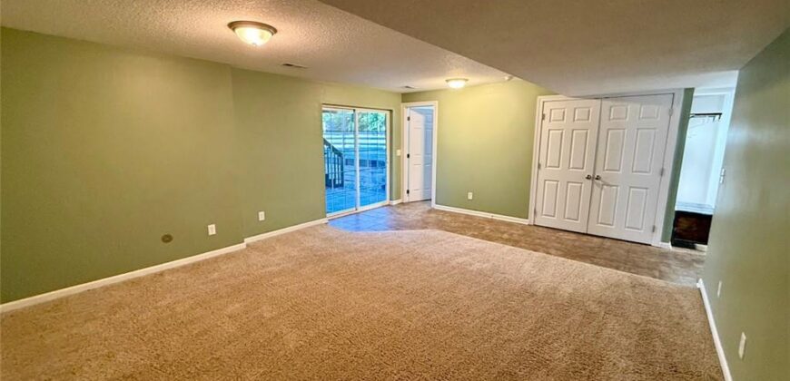 2302 Woodland Circle, Kearney, MO 64060