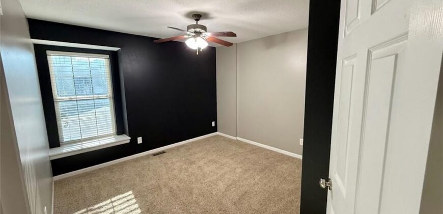 2302 Woodland Circle, Kearney, MO 64060