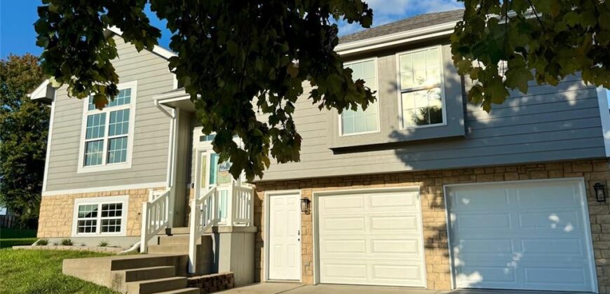 2302 Woodland Circle, Kearney, MO 64060