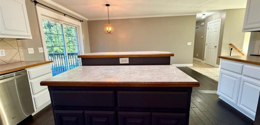 2302 Woodland Circle, Kearney, MO 64060