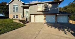 2302 Woodland Circle, Kearney, MO 64060