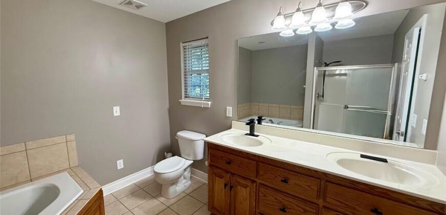 2302 Woodland Circle, Kearney, MO 64060