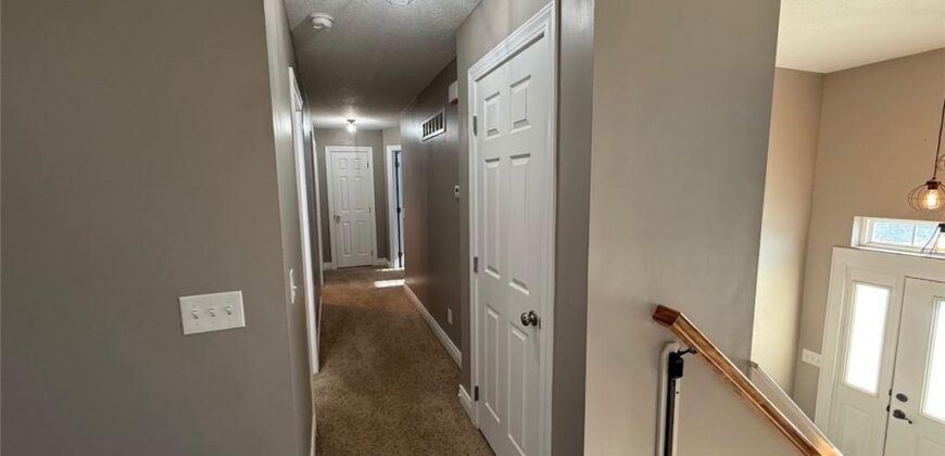 2302 Woodland Circle, Kearney, MO 64060