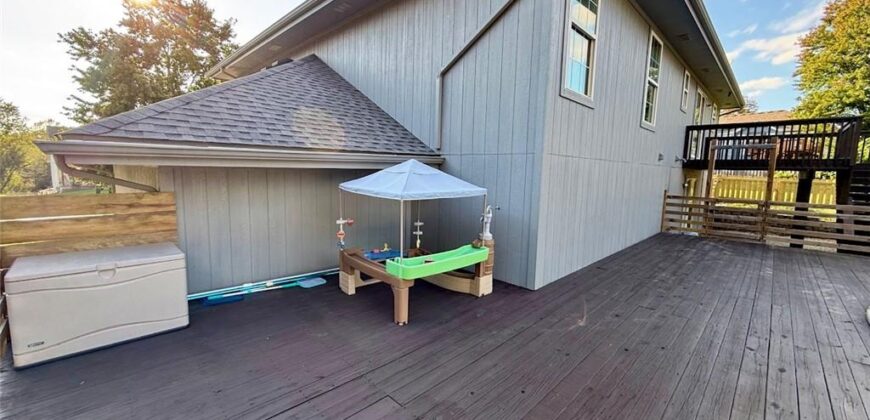 2302 Woodland Circle, Kearney, MO 64060