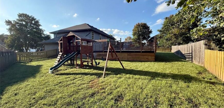 2302 Woodland Circle, Kearney, MO 64060