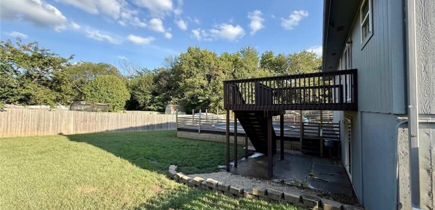 2302 Woodland Circle, Kearney, MO 64060