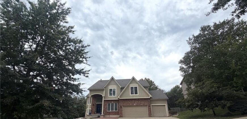 9216 N Manning Avenue, Kansas City, MO 64157