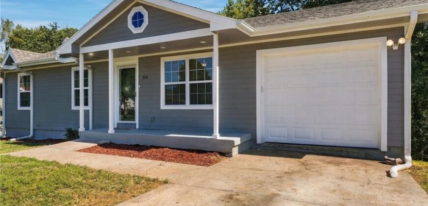 314 E 17th Street, Kearney, MO 64060