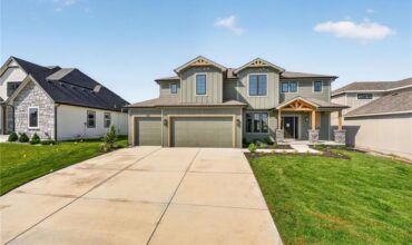 8007 NE 77th Street, Kansas City, MO 64158