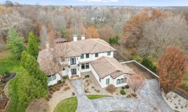 8519 N Sycamore Avenue, Kansas City, MO 64157