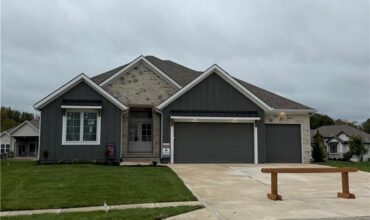 2304 Foxtail Drive, Kearney, MO 64060