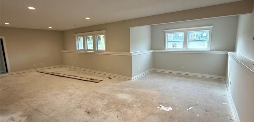 621 E 13th Street, Kearney, MO 64060