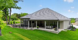8612 Westridge Court, Parkville, MO 64152