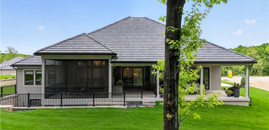 8612 Westridge Court, Parkville, MO 64152