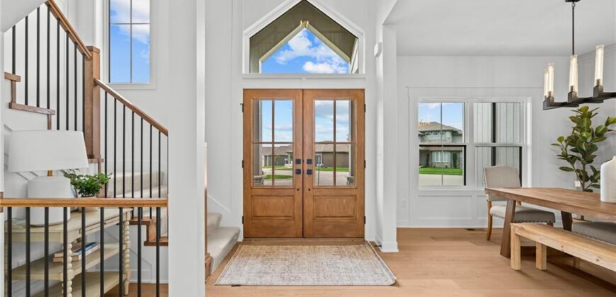5695 Thousand Oaks Drive, Parkville, MO 64152
