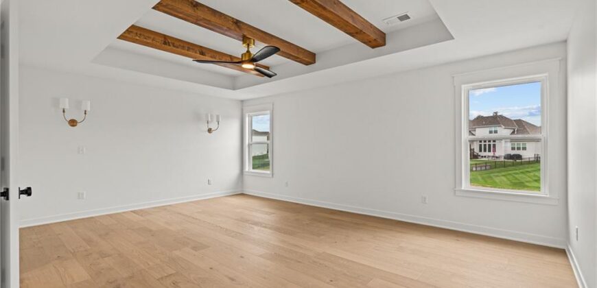 5695 Thousand Oaks Drive, Parkville, MO 64152