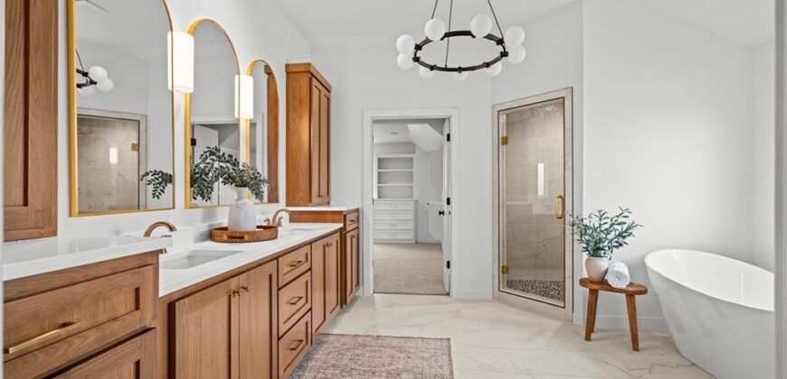5695 Thousand Oaks Drive, Parkville, MO 64152