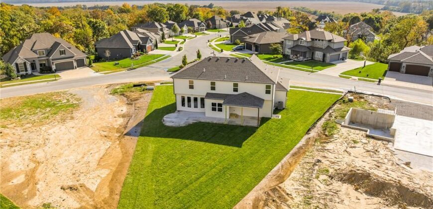 5695 Thousand Oaks Drive, Parkville, MO 64152