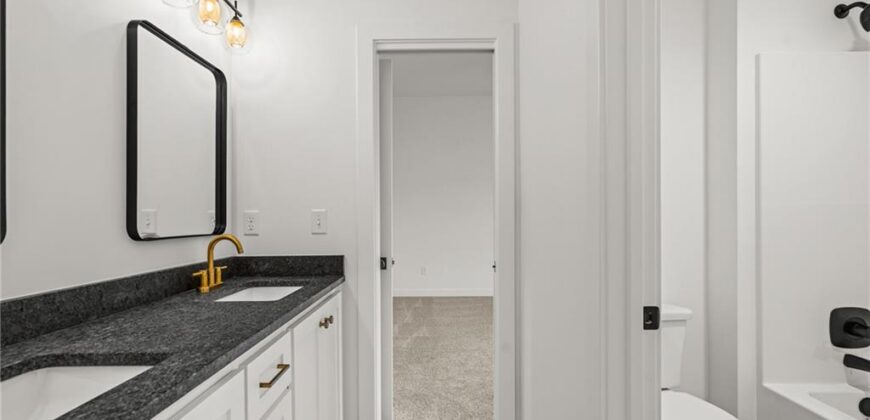 5695 Thousand Oaks Drive, Parkville, MO 64152