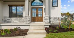 5695 Thousand Oaks Drive, Parkville, MO 64152