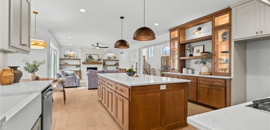 5695 Thousand Oaks Drive, Parkville, MO 64152