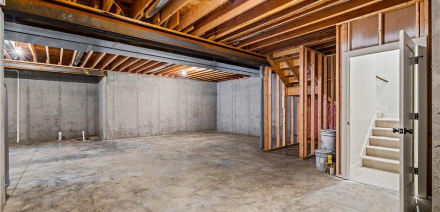 5695 Thousand Oaks Drive, Parkville, MO 64152