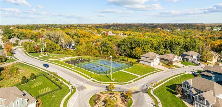 5695 Thousand Oaks Drive, Parkville, MO 64152