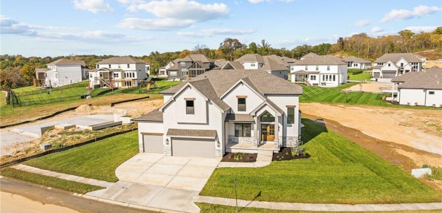 5695 Thousand Oaks Drive, Parkville, MO 64152