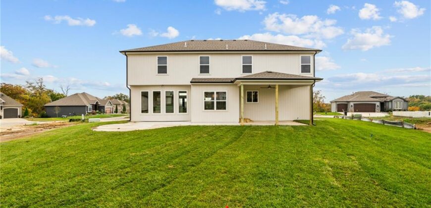 5695 Thousand Oaks Drive, Parkville, MO 64152