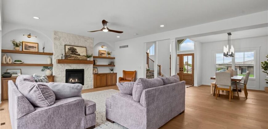 5695 Thousand Oaks Drive, Parkville, MO 64152