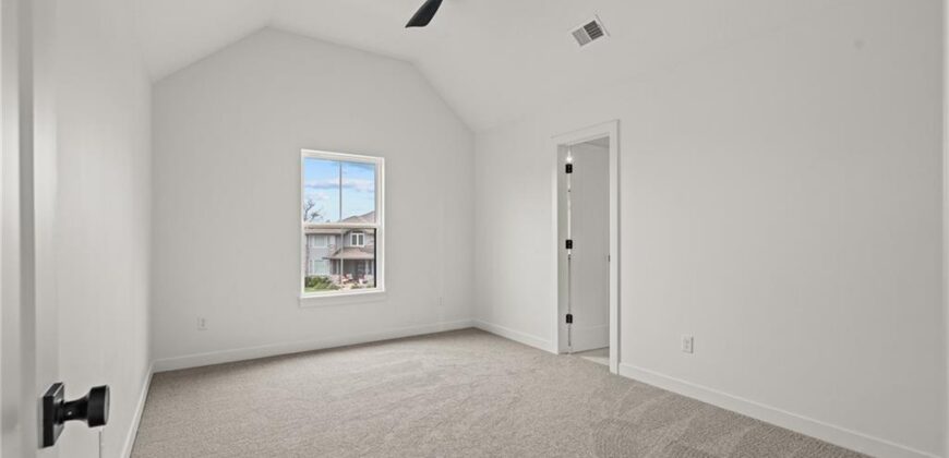 5695 Thousand Oaks Drive, Parkville, MO 64152